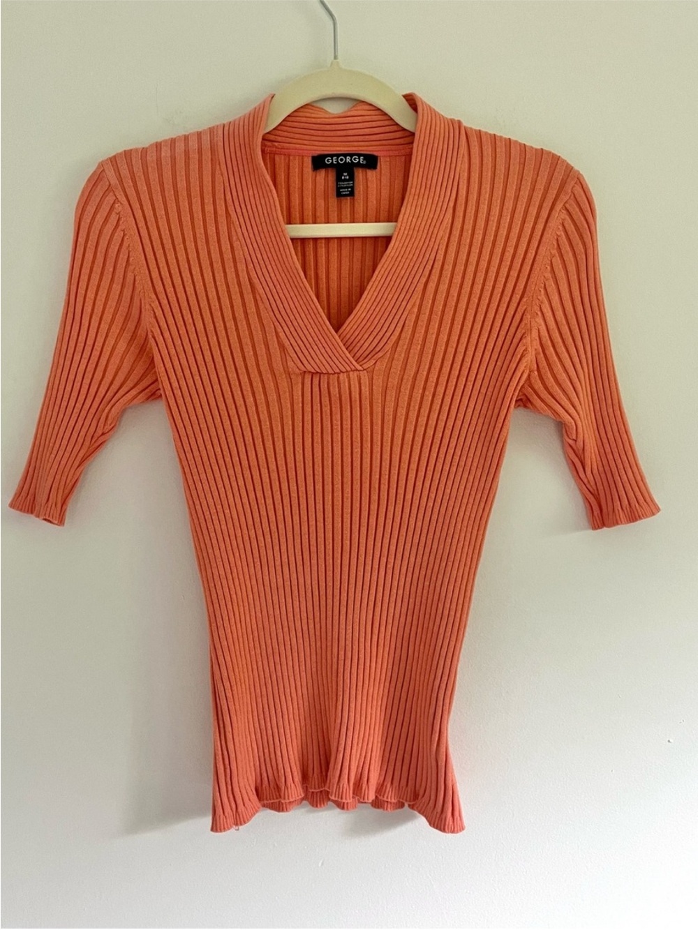 Vintage 90’s Y2K George Coral Ribbed Knit Form Fitting V-Neck Spring Top Preppy